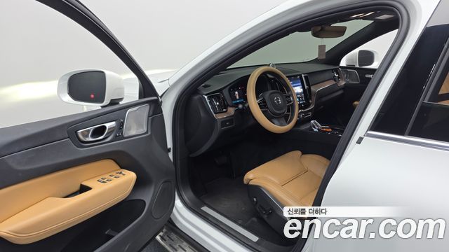Volvo XC60 2024 — photo 13