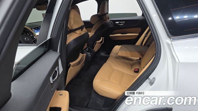 Volvo XC60 2024 — photo 18