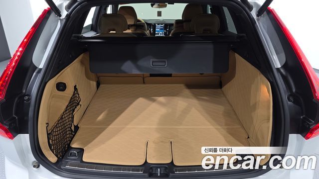 Volvo XC60 2024 — photo 25