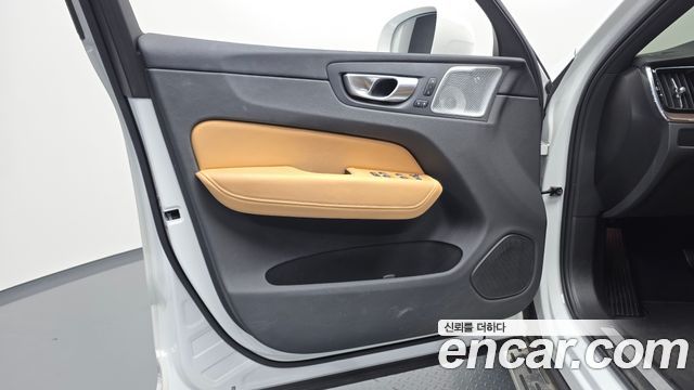 Volvo XC60 2024 — photo 14