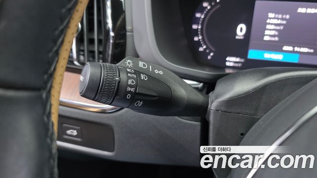 Volvo XC60 2024 — photo 30