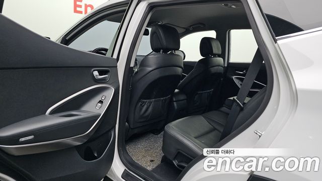 Hyundai Santafe 2017 — photo 11