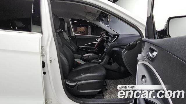 Hyundai Santafe 2017 — photo 12