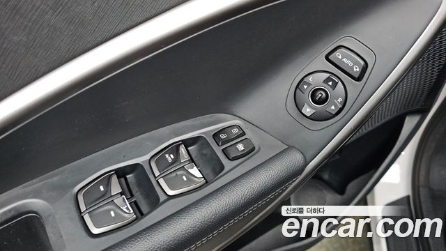 Hyundai Santafe 2017 — photo 13