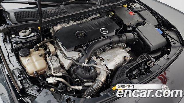 Mercedes-Benz A-Class 2019 — photo 6