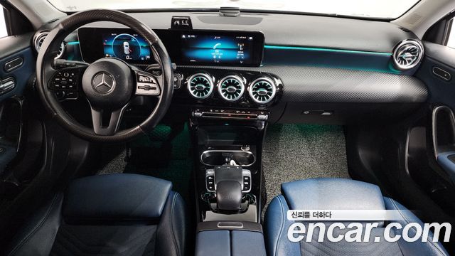 Mercedes-Benz A-Class 2019 — photo 10