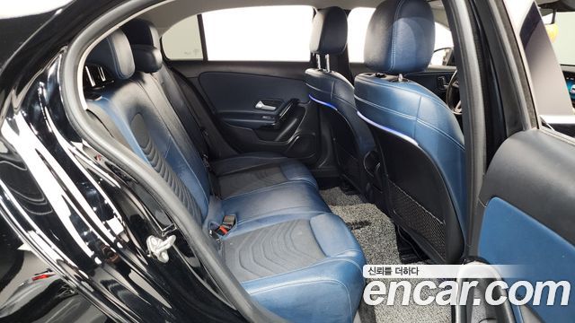 Mercedes-Benz A-Class 2019 — photo 17
