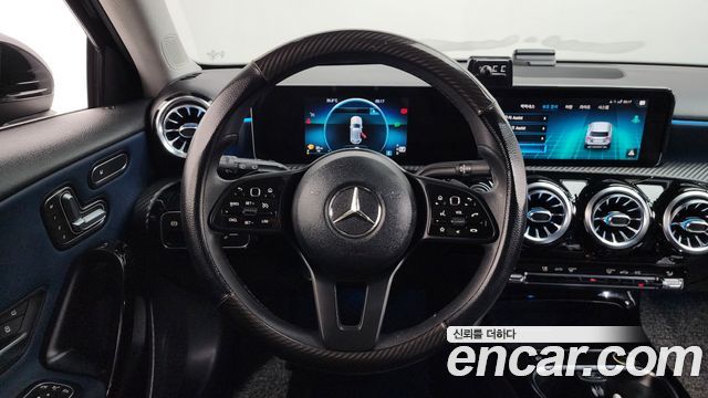 Mercedes-Benz A-Class 2019 — photo 18