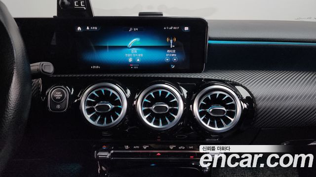 Mercedes-Benz A-Class 2019 — photo 19