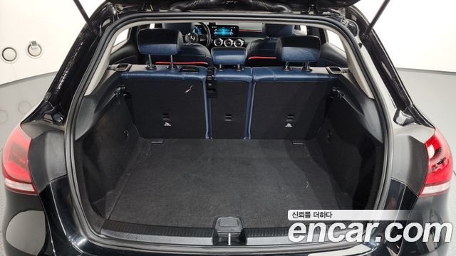 Mercedes-Benz A-Class 2019 — photo 24