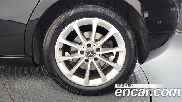 Mercedes-Benz A-Class 2019 — photo 7