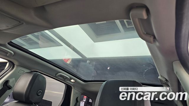 Land Rover Discovery Sport 2015 — photo 18