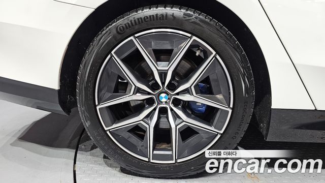 BMW 5-Series 2025 — photo 5