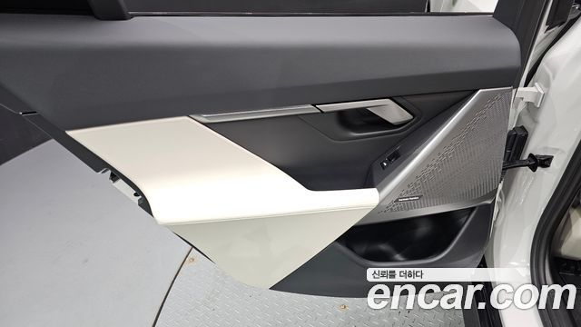 BMW 5-Series 2025 — photo 15