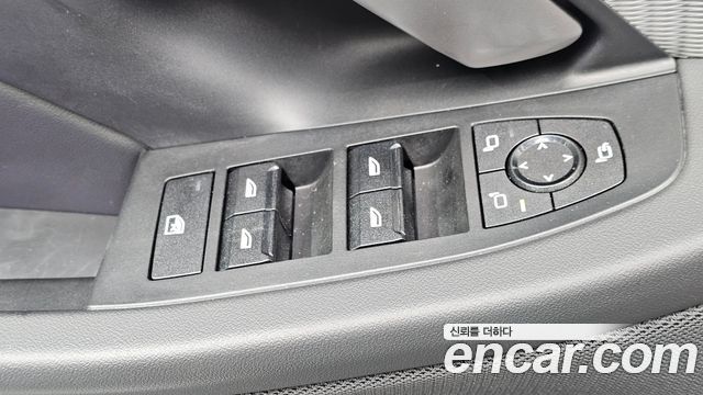 BMW 5-Series 2025 — photo 28