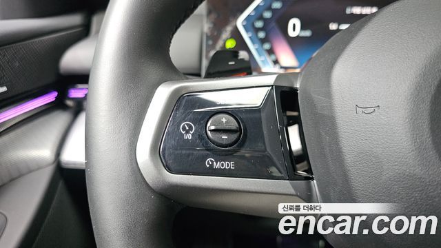 BMW 5-Series 2025 — photo 29