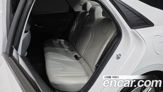 Hyundai AVANTE 2021 — photo 11
