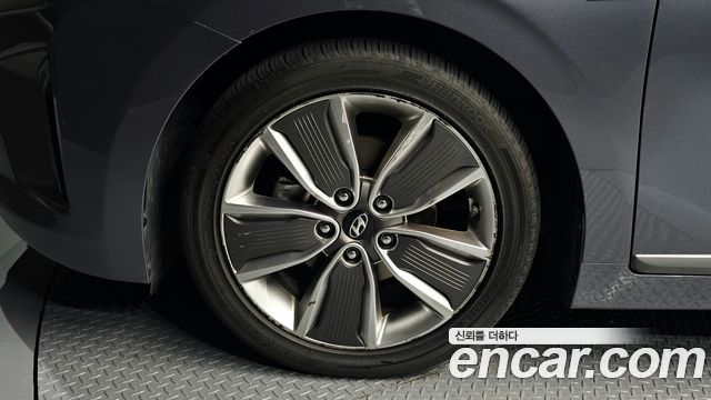 Hyundai Ioniq 2016 — photo 5