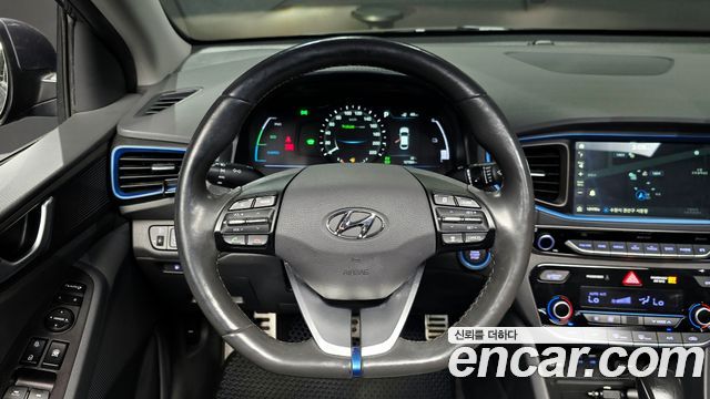 Hyundai Ioniq 2016 — photo 13
