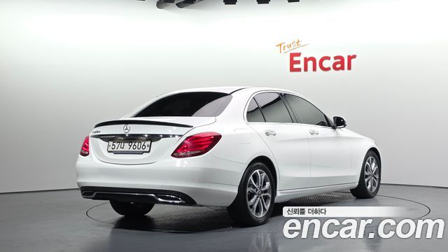 Mercedes-Benz C-Class 2018 — photo 2