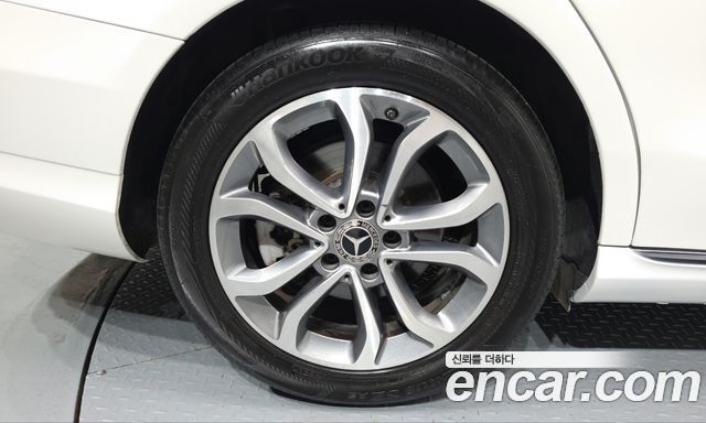 Mercedes-Benz C-Class 2018 — photo 5