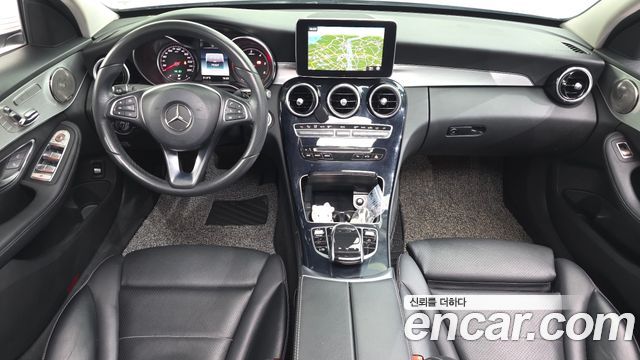 Mercedes-Benz C-Class 2018 — photo 10