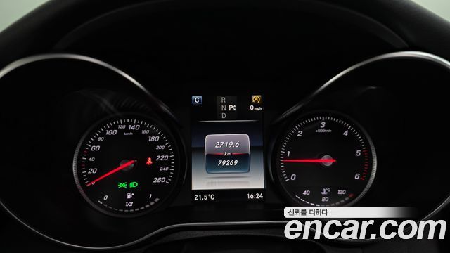 Mercedes-Benz C-Class 2018 — photo 11