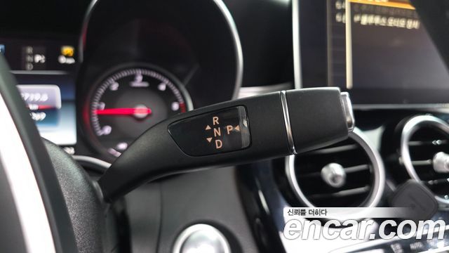 Mercedes-Benz C-Class 2018 — photo 12