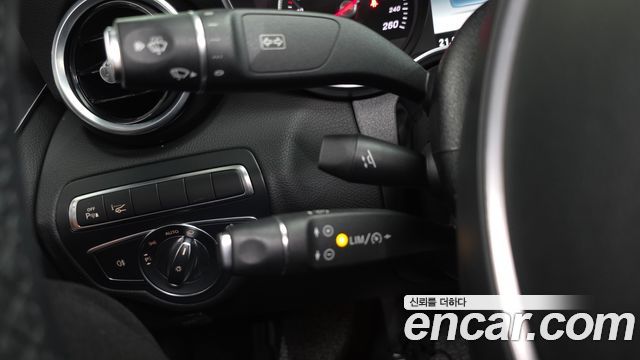 Mercedes-Benz C-Class 2018 — photo 35