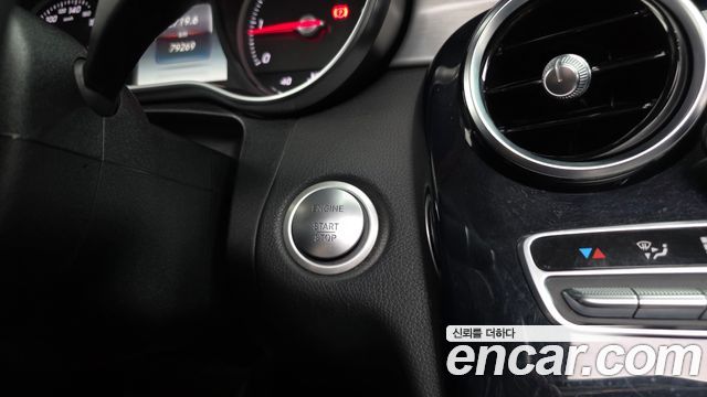 Mercedes-Benz C-Class 2018 — photo 36