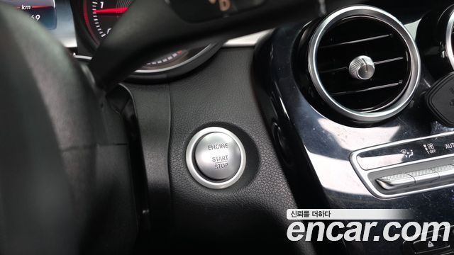 Mercedes-Benz C-Class 2018 — photo 37