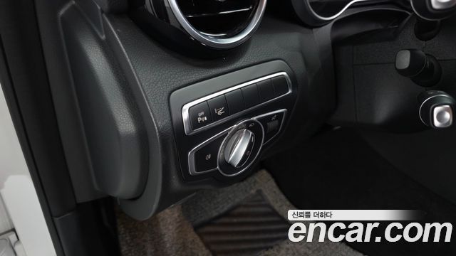 Mercedes-Benz C-Class 2018 — photo 38
