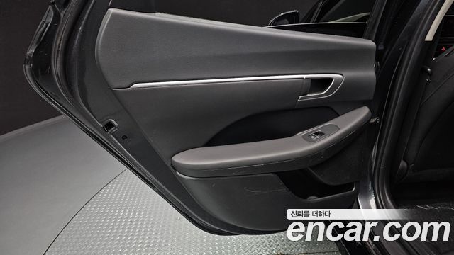 Hyundai Sonata 2023 — photo 15