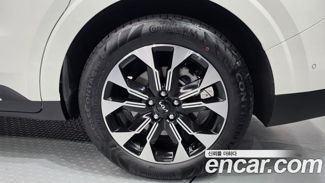 Kia Canival 2023 — photo 5
