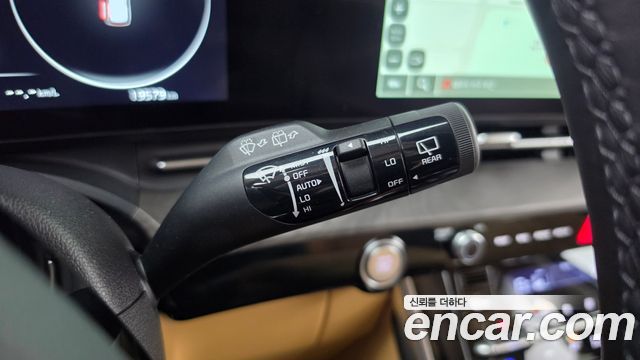 Kia Canival 2023 — photo 24