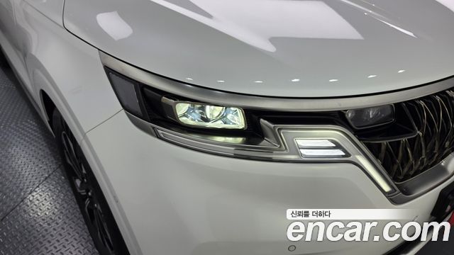 Kia Canival 2023 — photo 8