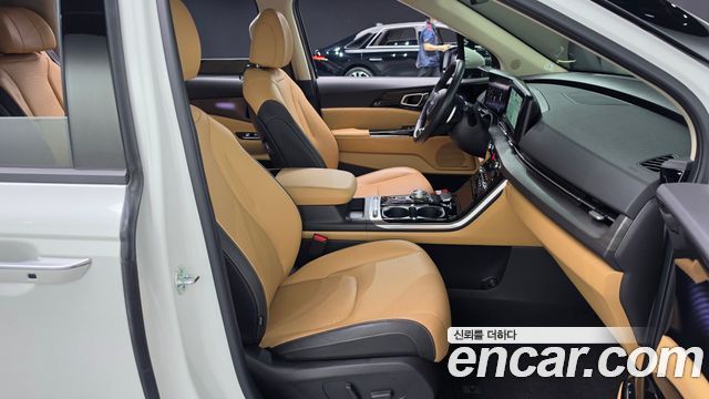 Kia Canival 2023 — photo 16