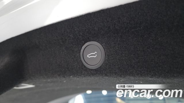 Tesla Model Y 2025 — photo 31
