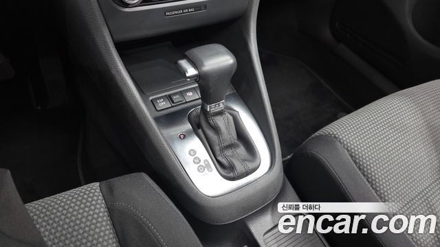 Volkswagen Golf 2010 — photo 9