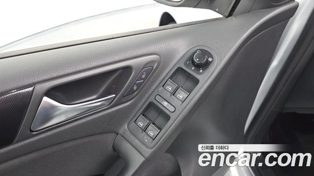 Volkswagen Golf 2010 — photo 17
