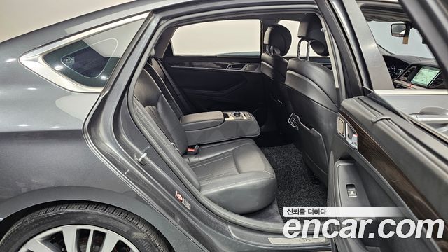 Genesis G80 2018 — photo 17