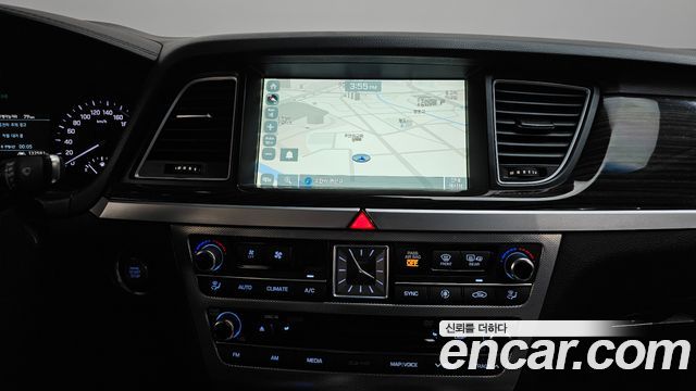 Genesis G80 2018 — photo 18