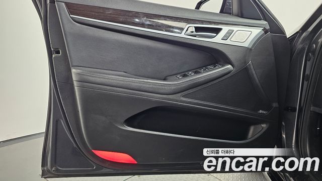 Genesis G80 2018 — photo 14