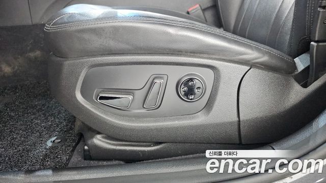Genesis G80 2018 — photo 30