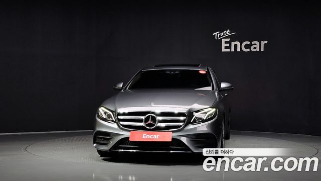 Mercedes-Benz E-Class 2019 — photo 3
