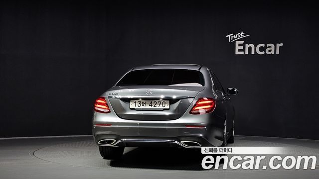 Mercedes-Benz E-Class 2019 — photo 4