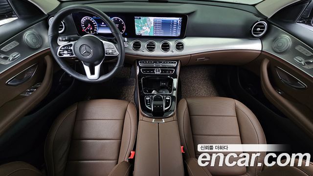 Mercedes-Benz E-Class 2019 — photo 7