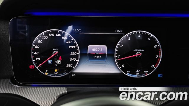 Mercedes-Benz E-Class 2019 — photo 8