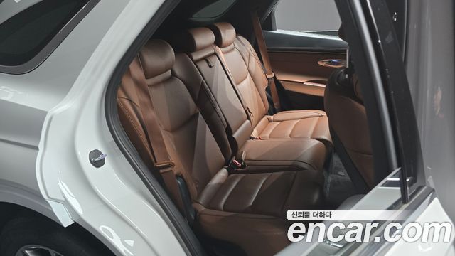 Genesis GV70 2023 — photo 12