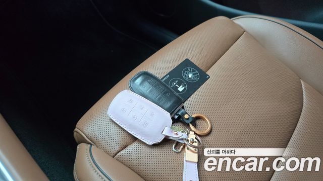 Genesis GV70 2023 — photo 17